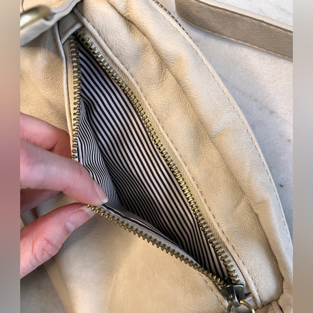 Joy Susan - Kylie Double Zip Sling Belt Bag in Linen - Picture 4 of 10